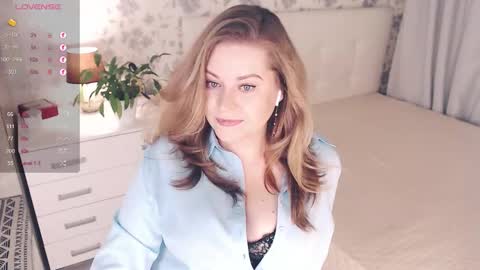 Snapshot of helenbonham chatting on 10-09-25, 07:01 Helena Bonham online show from 10-09-25, 07:01