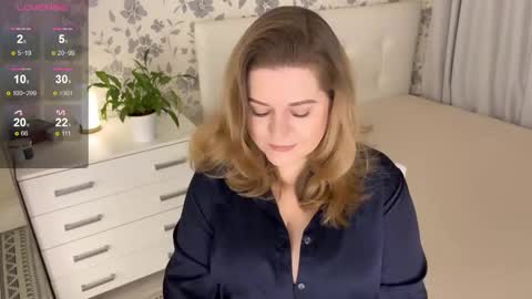 Snapshot of helenbonham chatting on 11-26-25, 10:00 Helena Bonham online show from 11-26-25, 10:00