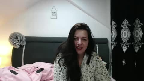 helenhh online show from 02-24-25, 09:43