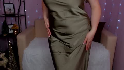 Helen online show from 12-21-24, 01:36