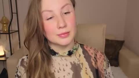 Helen online show from 04-17-26, 02:36