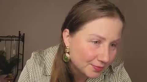 Snapshot of helens_lov chatting on 07-31-26, 02:33 Helen online show from 07-31-26, 02:33