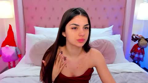 Snapshot of helentiny chatting on 12-15-25, 06:28 Helen online show from 12-15-25, 06:28