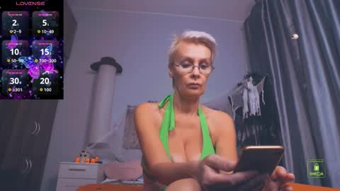 Helga online show from 10-14-25, 03:46