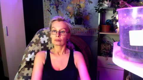 Snapshot of helgahimmele chatting on 05-05-26, 09:56 Helga online show from 05-05-26, 09:56
