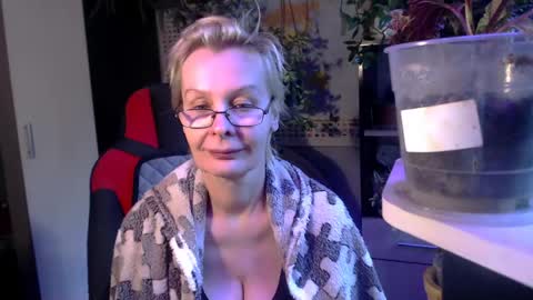Snapshot of helgahimmele chatting on 05-19-26, 04:41 Helga online show from 05-19-26, 04:41