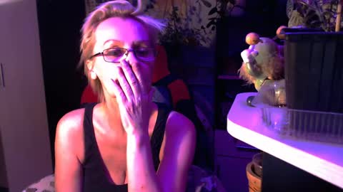 Snapshot of helgahimmele chatting on 05-25-26, 06:58 Helga online show from 05-25-26, 06:58