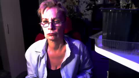 Snapshot of helgahimmele chatting on 06-15-26, 08:33 Helga online show from 06-15-26, 08:33