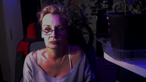 Snapshot of helgahimmele chatting on 06-22-26, 10:40 Helga online show from 06-22-26, 10:40