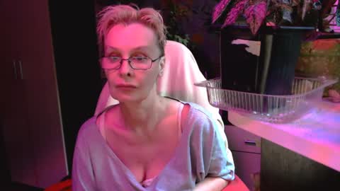 Snapshot of helgahimmele chatting on 06-30-26, 05:25 Helga online show from 06-30-26, 05:25