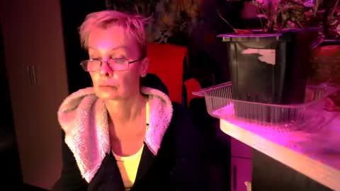 Snapshot of helgahimmele chatting on 07-06-26, 07:16 Helga online show from 07-06-26, 07:16