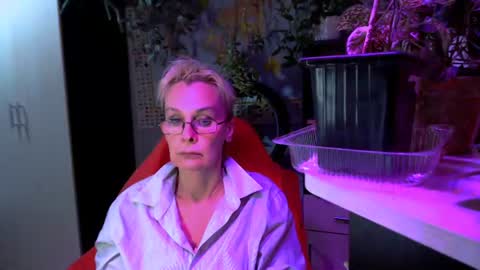 Snapshot of helgahimmele chatting on 07-19-26, 09:40 Helga online show from 07-19-26, 09:40