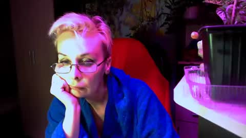 Snapshot of helgahimmele chatting on 07-20-26, 06:21 Helga online show from 07-20-26, 06:21