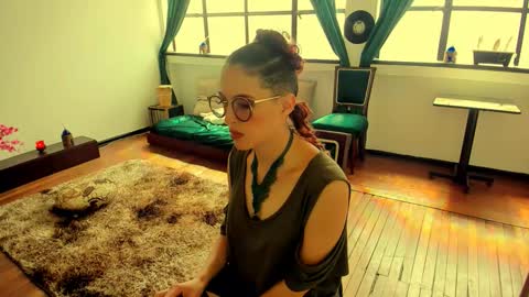 Heliconia online show from 01-18-26, 05:39