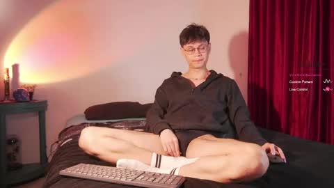 Helio online show from 04-18-26, 02:59