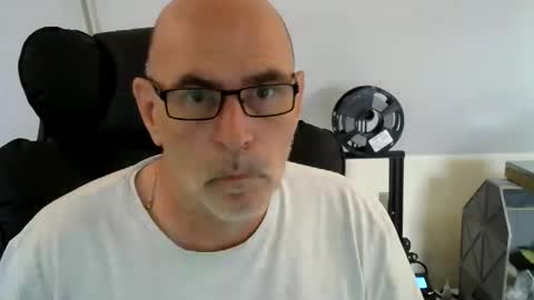 Snapshot of helikev26 chatting on 06-06-26, 11:48 helikev26 online show from 06-06-26, 11:48