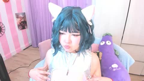 Laura online show from 10-23-25, 01:16