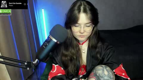 Red online show from 09-18-25, 04:53