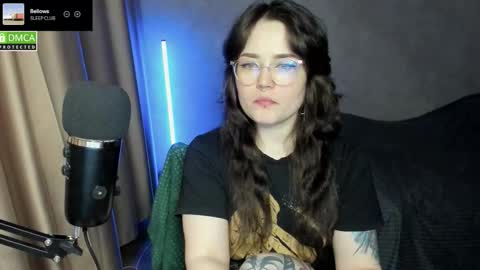 Red online show from 12-22-25, 06:49