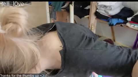 Snapshot of hell_l0ve chatting on 12-10-24, 06:33 Anastasiia online show from 12-10-24, 06:33