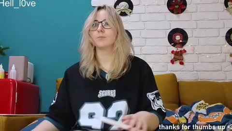 Snapshot of hell_l0ve chatting on 01-01-25, 01:16 Anastasiia online show from 01-01-25, 01:16
