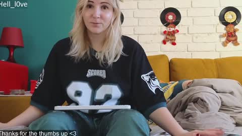 Snapshot of hell_l0ve chatting on 01-13-25, 08:58 Anastasiia online show from 01-13-25, 08:58
