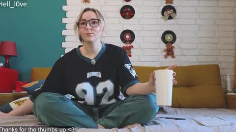 Snapshot of hell_l0ve chatting on 01-14-25, 04:47 Anastasiia online show from 01-14-25, 04:47