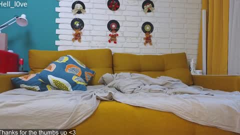 Snapshot of hell_l0ve chatting on 02-05-25, 02:40 Anastasiia online show from 02-05-25, 02:40