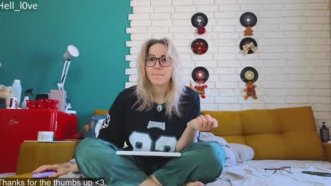 Snapshot of hell_l0ve chatting on 02-08-25, 04:57 Anastasiia online show from 02-08-25, 04:57