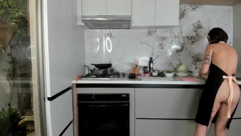 Snapshot of hellen_coy chatting on 02-09-25, 12:41 Julieta online show from 02-09-25, 12:41