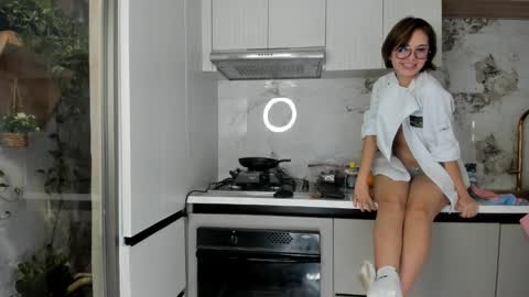 Snapshot of hellen_coy chatting on 02-09-25, 06:47 Julieta online show from 02-09-25, 06:47