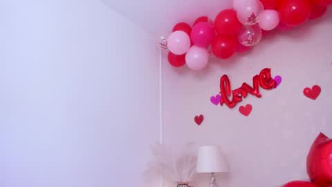 Snapshot of hellen_coy chatting on 02-14-25, 06:51 Julieta online show from 02-14-25, 06:51