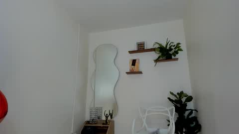 Snapshot of hellen_coy chatting on 09-29-25, 03:22 Julieta online show from 09-29-25, 03:22