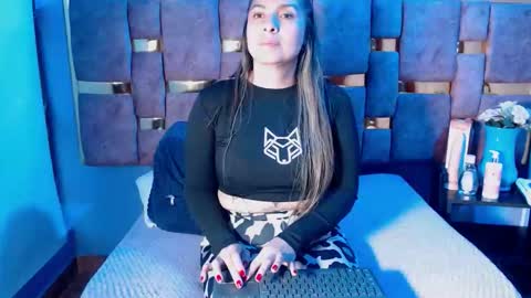 Hellen.  online show from 03-27-26, 11:21