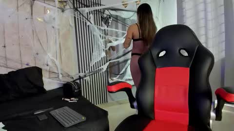 hellen_rice online show from 10-19-25, 01:01
