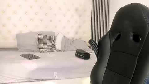 hellen_rice online show from 12-15-25, 03:22