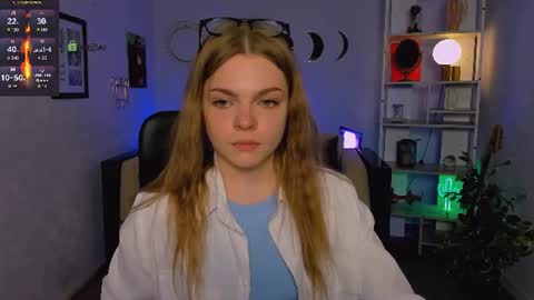 Snapshot of helli_belli chatting on 06-19-26, 07:17 Helli online show from 06-19-26, 07:17