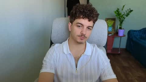 Snapshot of hellish_sugar chatting on 06-06-26, 06:51 Remy online show from 06-06-26, 06:51