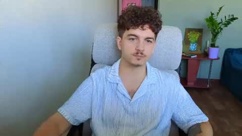 Snapshot of hellish_sugar chatting on 06-17-26, 06:16 Remy online show from 06-17-26, 06:16