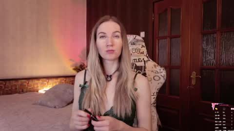 Alisia  Monday to Friday from 10 am to 4 pm GMT 2 online show from 06-04-26, 08:20