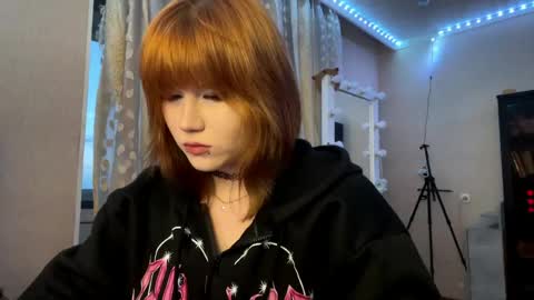 Snapshot of hellokinki chatting on 05-25-26, 05:52 hellokinki online show from 05-25-26, 05:52