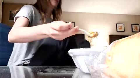 Snapshot of hellokitten123 chatting on 04-13-26, 05:24 hellokitten123 online show from 04-13-26, 05:24