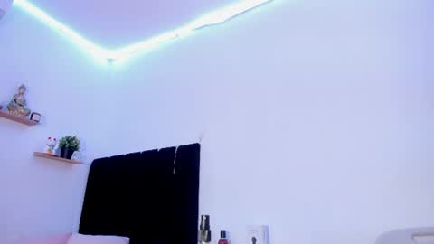 hellokitty38 online show from 07-15-26, 12:54