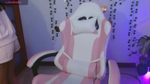 Snapshot of hellokitty_valery1 chatting on 07-11-26, 02:47 hellokitty_valery1 online show from 07-11-26, 02:47