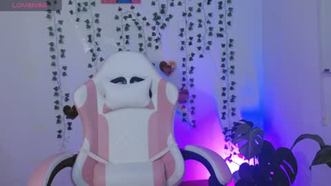 Snapshot of hellokitty_valery1 chatting on 07-14-26, 02:05 hellokitty_valery1 online show from 07-14-26, 02:05