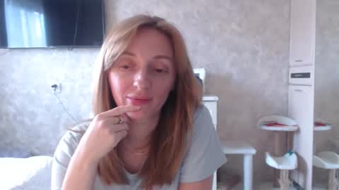 Snapshot of hellokittykaty chatting on 04-23-26, 06:14 Victory online show from 04-23-26, 06:14
