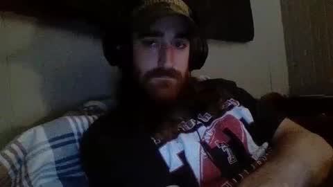 Snapshot of hellothereimcoolyo chatting on 09-24-25, 05:05 longhairbeardedguy online show from 09-24-25, 05:05