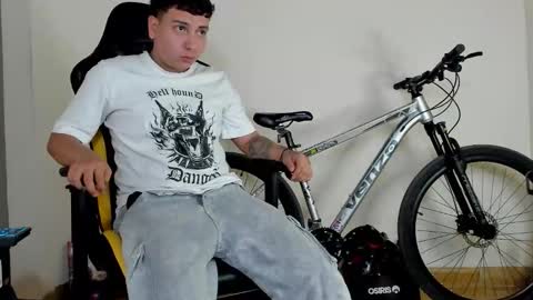 Star and Andy online show from 10-19-25, 08:15