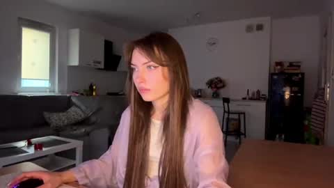 Snapshot of hellyluxury chatting on 07-16-26, 06:36 hellyluxury online show from 07-16-26, 06:36