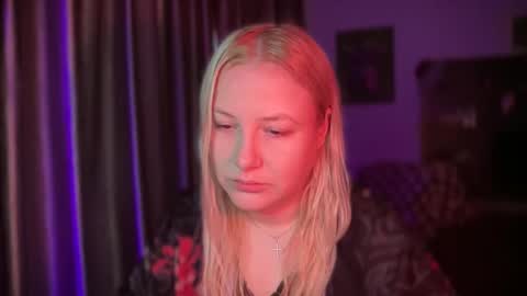 Snapshot of hellyriddle chatting on 12-16-25, 05:23 DeleteyourSadness online show from 12-16-25, 05:23